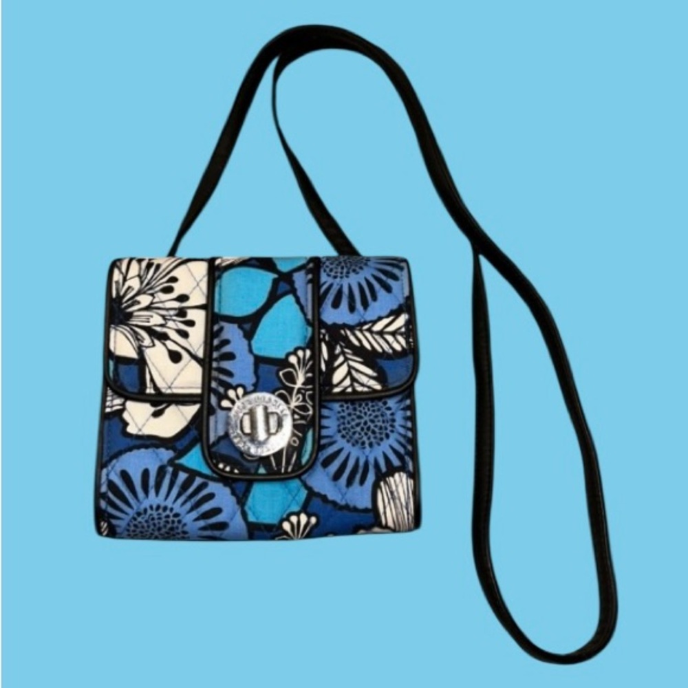 COPY - 🦋 GORGEOUS VERA BRADLEY CROSSBODY BAG/PURSE!